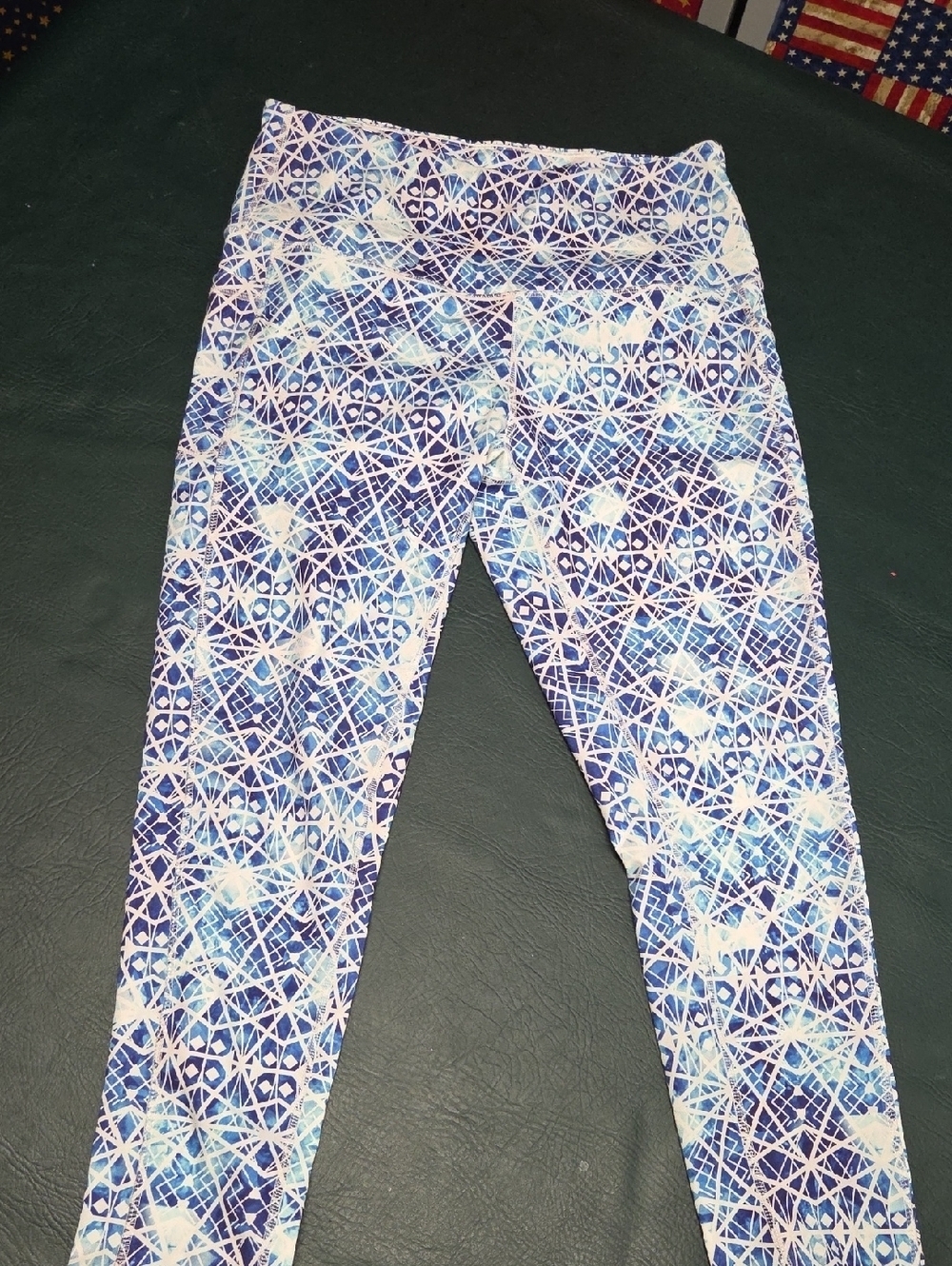 **Womens' Blue Geometric Print Leggings - With Pockets**